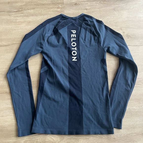 Peloton Seamless Blue Long Sleeve Crewneck SZ M - Picture 8 of 9